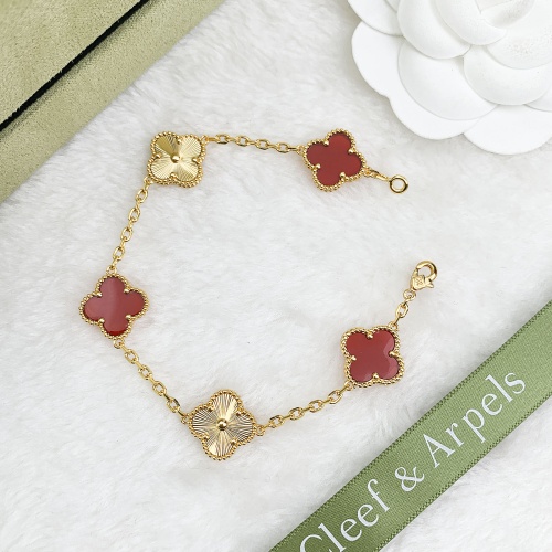 Van Cleef & Arpels Bracelets For Women #1122091