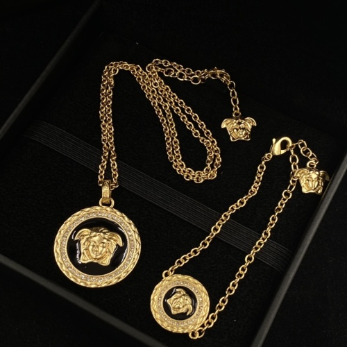 Versace Jewelry Set #1122459