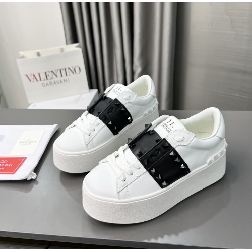 Valentino Casual Shoes For Women #1123359