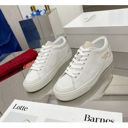 Valentino Casual Shoes For Women #1124116