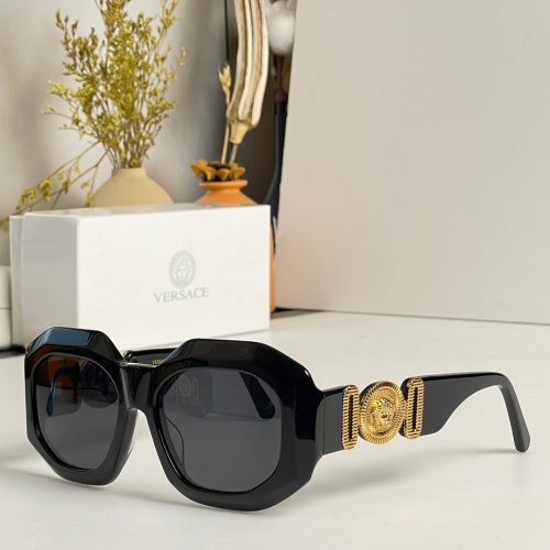 Versace AAA Quality Sunglasses #1125194