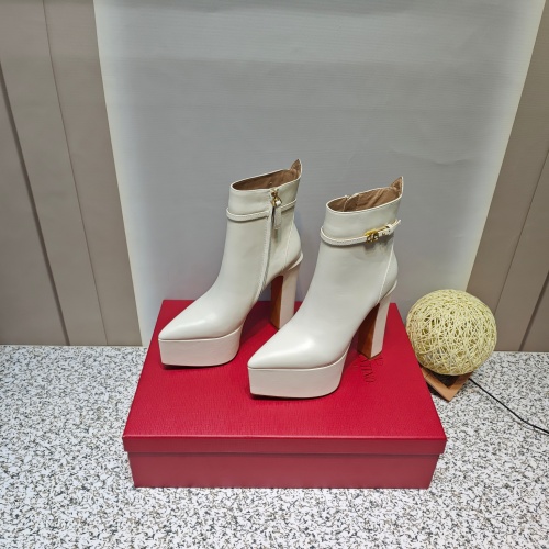 Valentino Boots For Women #1125247