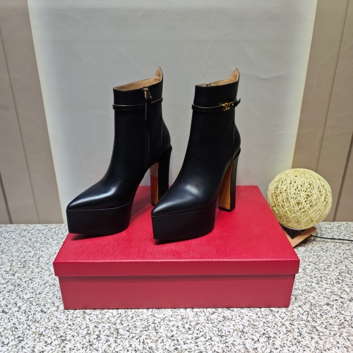 Valentino Boots For Women #1125250