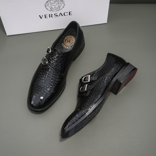 Versace Leather Shoes For Men #1125753