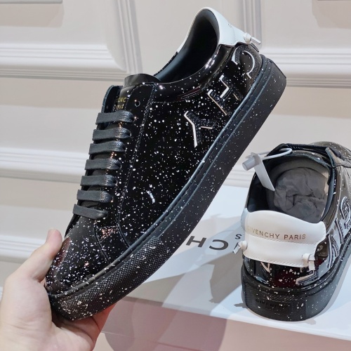 Givenchy Casual Shoes For Men #1125888