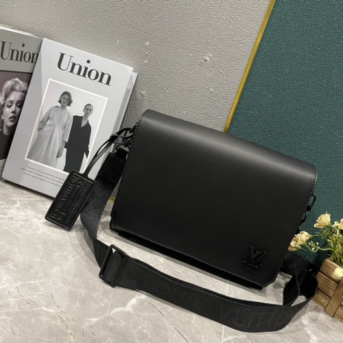 Louis Vuitton AAA Man Messenger Bags #1132323