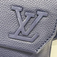 $72.00 USD Louis Vuitton AAA Man Messenger Bags #1132318