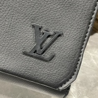 $82.00 USD Louis Vuitton AAA Man Messenger Bags #1132323