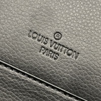 $82.00 USD Louis Vuitton AAA Man Messenger Bags #1132323