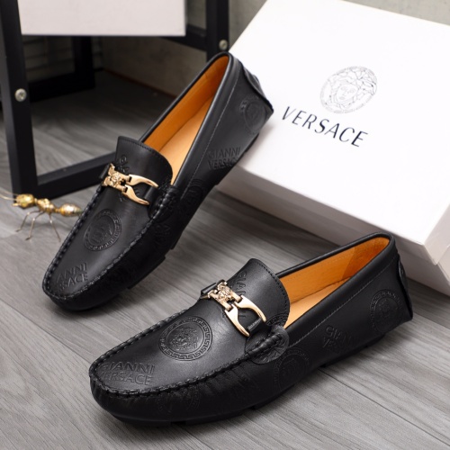 Versace Leather Shoes For Men #1134019