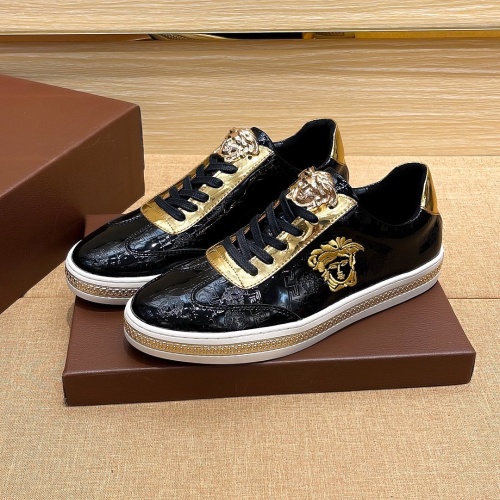 Versace Casual Shoes For Men #1134397