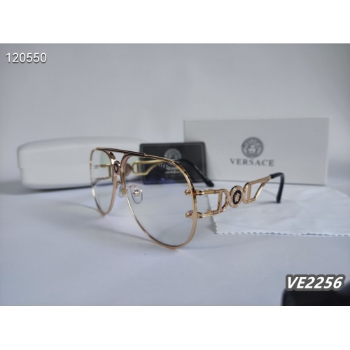 Versace Sunglasses #1135564