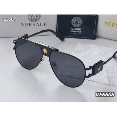 Versace Sunglasses #1135574