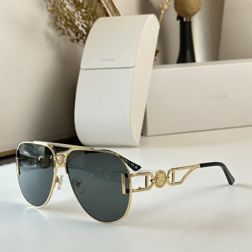 Versace AAA Quality Sunglasses #1135658