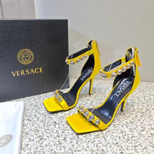 Versace Sandal For Women #1137369