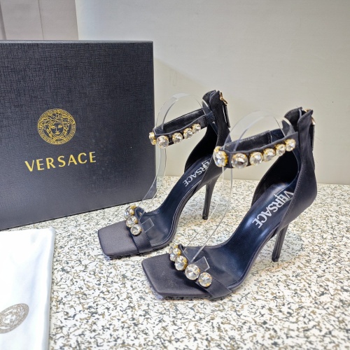 Versace Sandal For Women #1137374