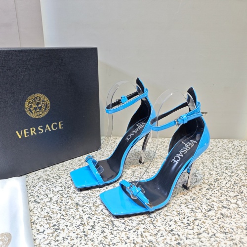 Versace Sandal For Women #1137376