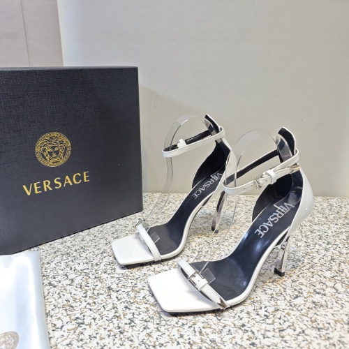 Versace Sandal For Women #1137379