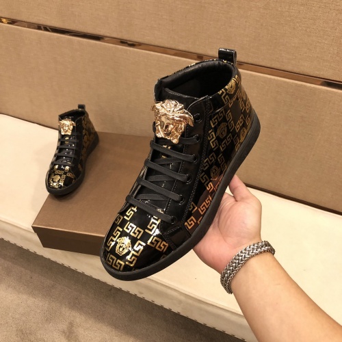 Versace High Tops Shoes For Men #1140515