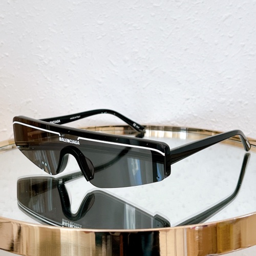 Balenciaga AAA Quality Sunglasses #1142274