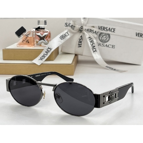 Versace AAA Quality Sunglasses #1143377