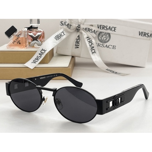 Versace AAA Quality Sunglasses #1143378