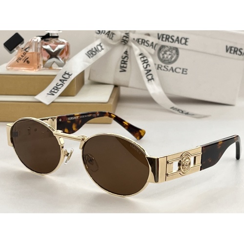 Versace AAA Quality Sunglasses #1143380