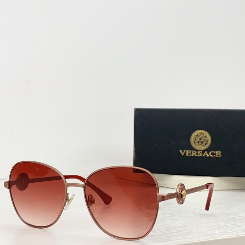 Versace AAA Quality Sunglasses #1143388