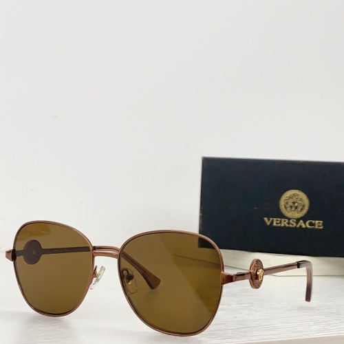Versace AAA Quality Sunglasses #1143389