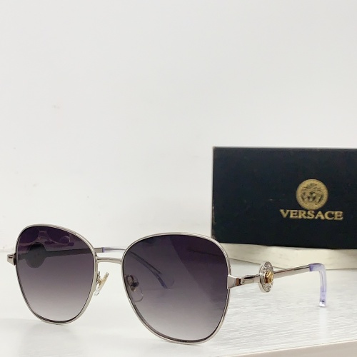 Versace AAA Quality Sunglasses #1143390