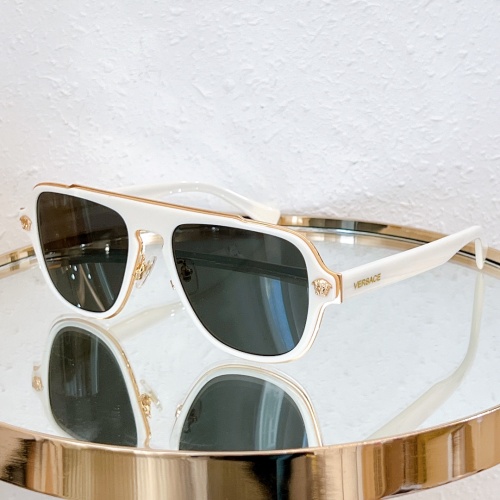 Versace AAA Quality Sunglasses #1143398