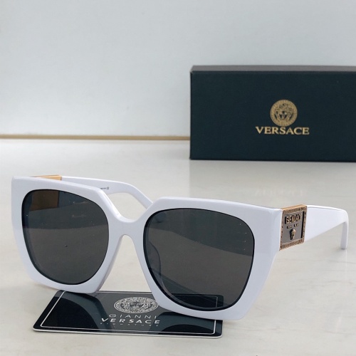 Versace AAA Quality Sunglasses #1143404