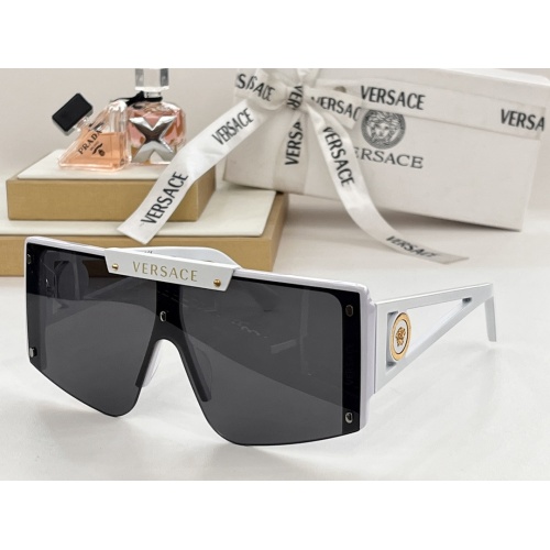 Versace AAA Quality Sunglasses #1143443