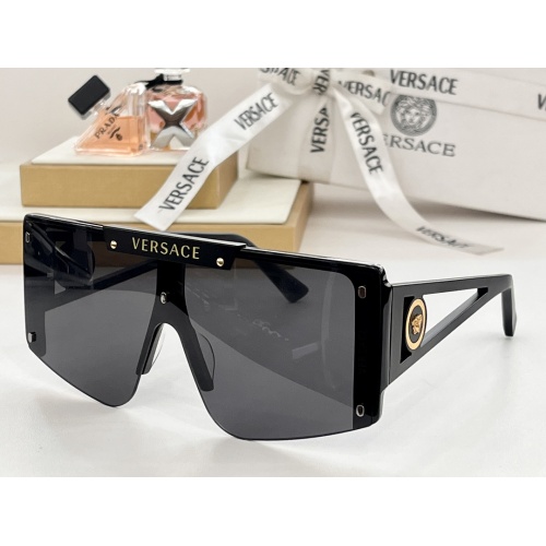 Versace AAA Quality Sunglasses #1143444