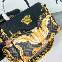$122.00 USD Fendi AAA Quality Handbags For Women #1138377