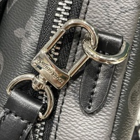 $60.00 USD Louis Vuitton AAA Man Messenger Bags #1139280