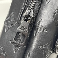 $60.00 USD Louis Vuitton AAA Man Messenger Bags #1139281