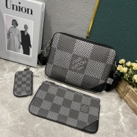 $68.00 USD Louis Vuitton AAA Man Messenger Bags #1139295