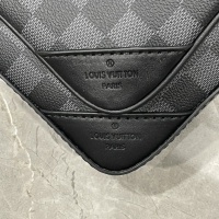 $68.00 USD Louis Vuitton AAA Man Messenger Bags #1139296