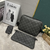 $68.00 USD Louis Vuitton AAA Man Messenger Bags #1139298
