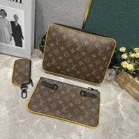 $72.00 USD Louis Vuitton AAA Man Messenger Bags #1139314