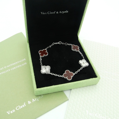 Van Cleef &amp; Arpels Bracelets For Women #1145370 $29.00 USD, Wholesale Replica Van Cleef &amp; Arpels Bracelets