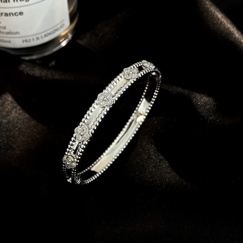 Van Cleef & Arpels Bracelets #1145811