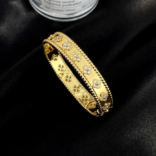 Van Cleef & Arpels Bracelets For Women #1145816