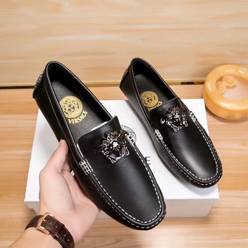 Versace Leather Shoes For Men #1148094