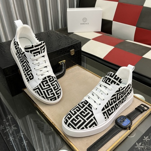 Versace Casual Shoes For Men #1148230