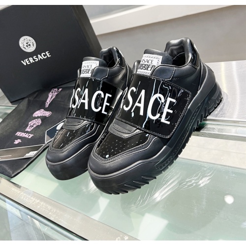 Versace Casual Shoes For Men #1149503