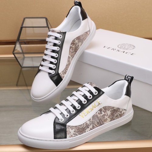 Versace Casual Shoes For Men #1149534