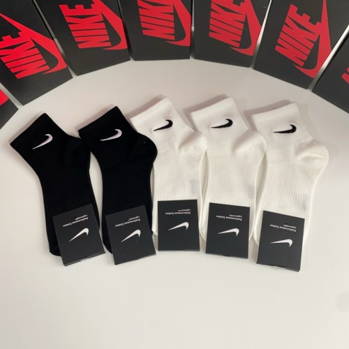 Nike Socks #1151052 $29.00 USD, Wholesale Replica Nike Socks