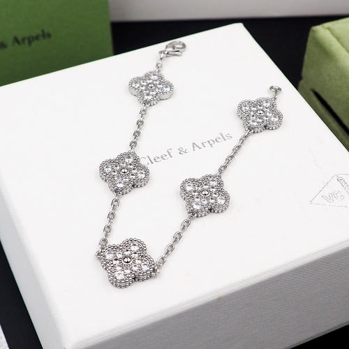 Van Cleef & Arpels Bracelets For Women #1152992